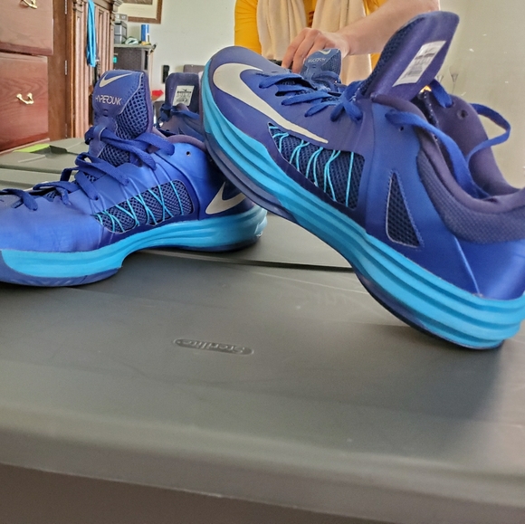 nike hyperdunk royal blue